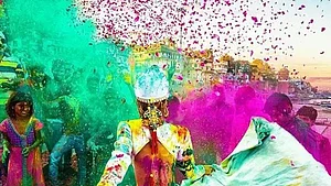 Capture perfect Holi snaps with water resistant iPhone 11