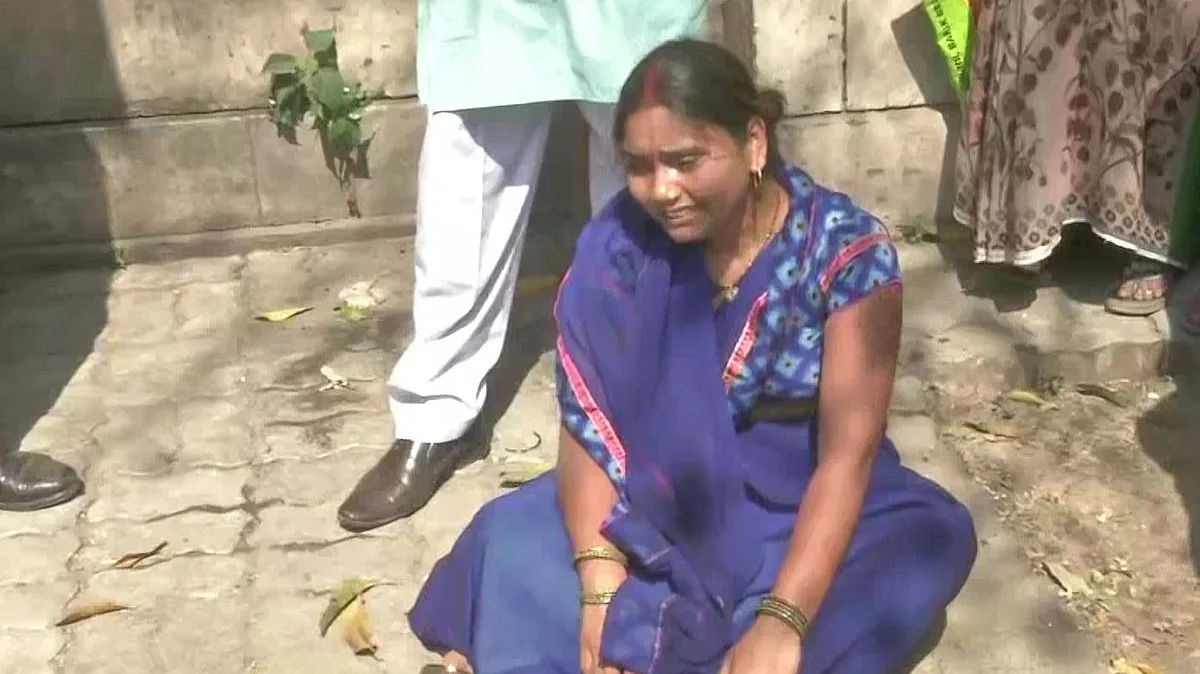 Nirbhaya convict’s wife files for divorce, faints outside court, says she wants to kill self