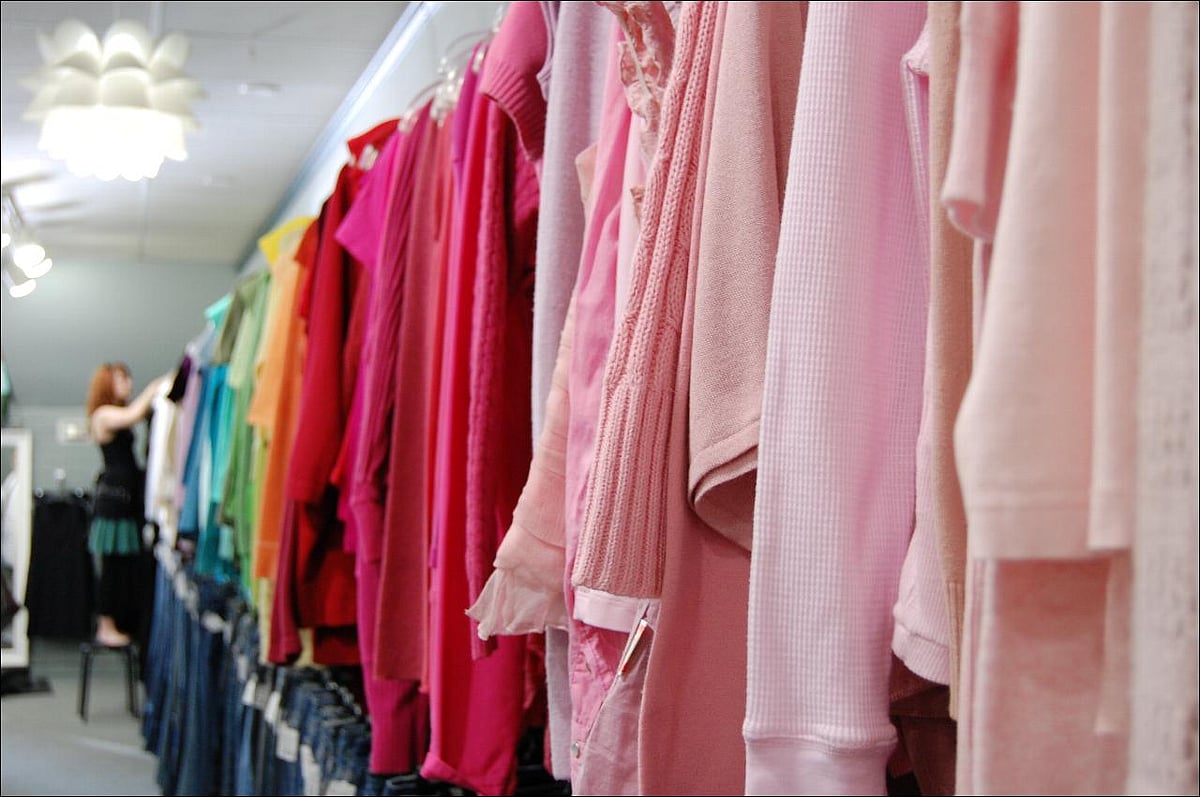  Second hand fashion goes mainstream