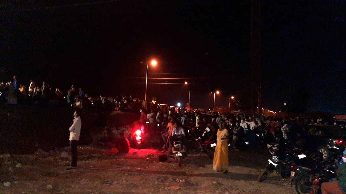 Coronavirus lockdown: Hundreds of people stranded at AP-Telangana checkpoints
