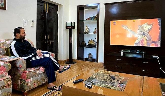 Stay safe everyone: ‘8 PM’ is busy on Twitter and Government is watching television