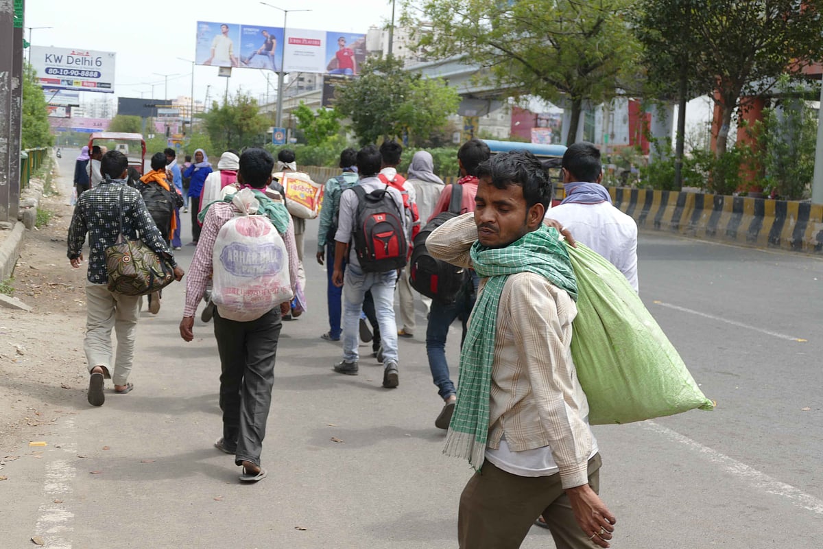 Transgendres in UP provide food, water to migrants  