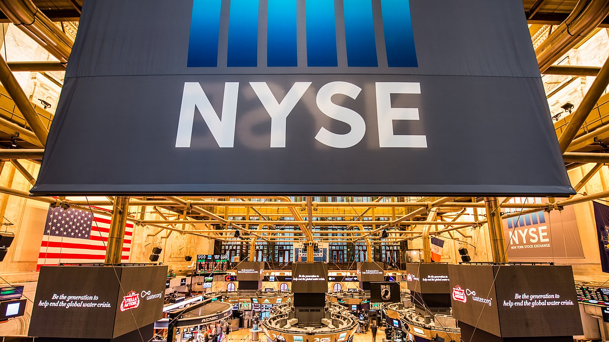 Dow plunges nearly 10% in worst session since 1987 crash