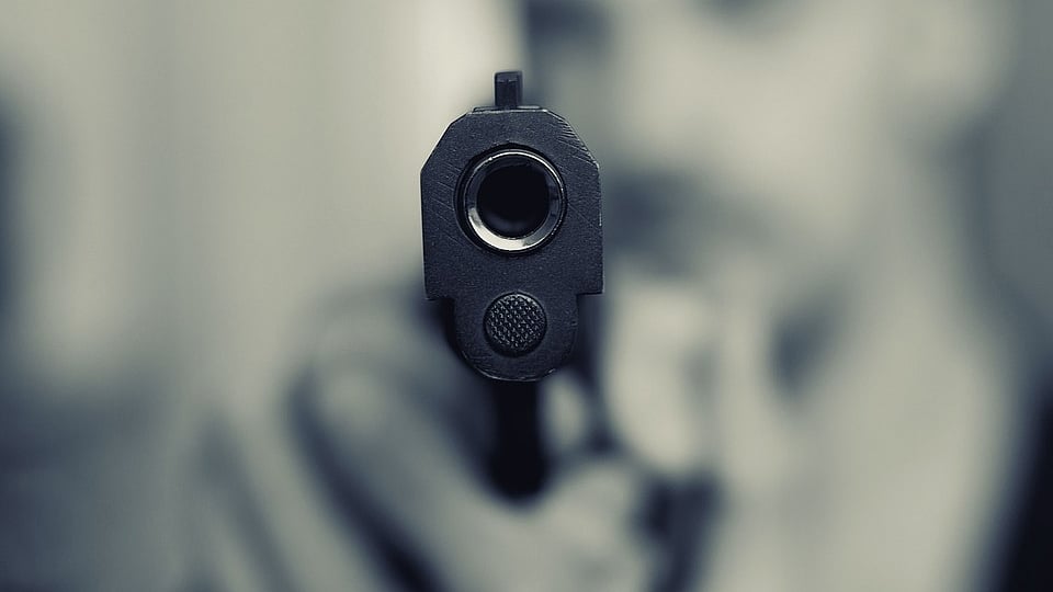 Police respond to reported mass hostage-taking at Manila mall