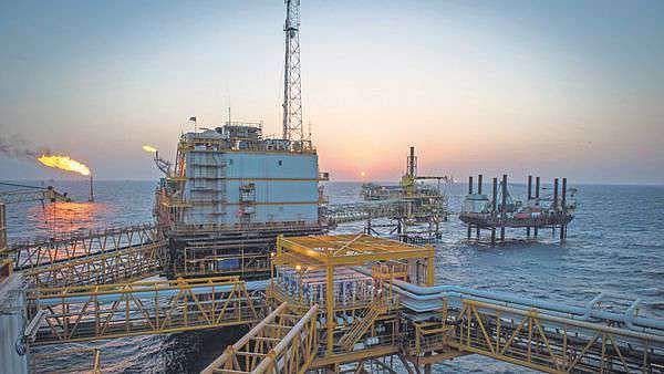  Oil crashes after Saudi Arabia launches price war