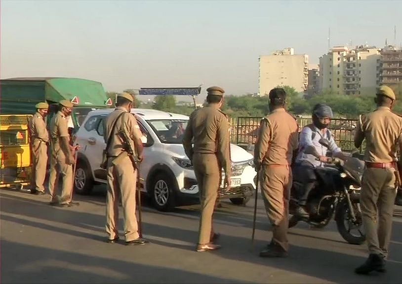 WATCH: Angry commuters stuck en route as Delhi-Ghaziabad border sealed