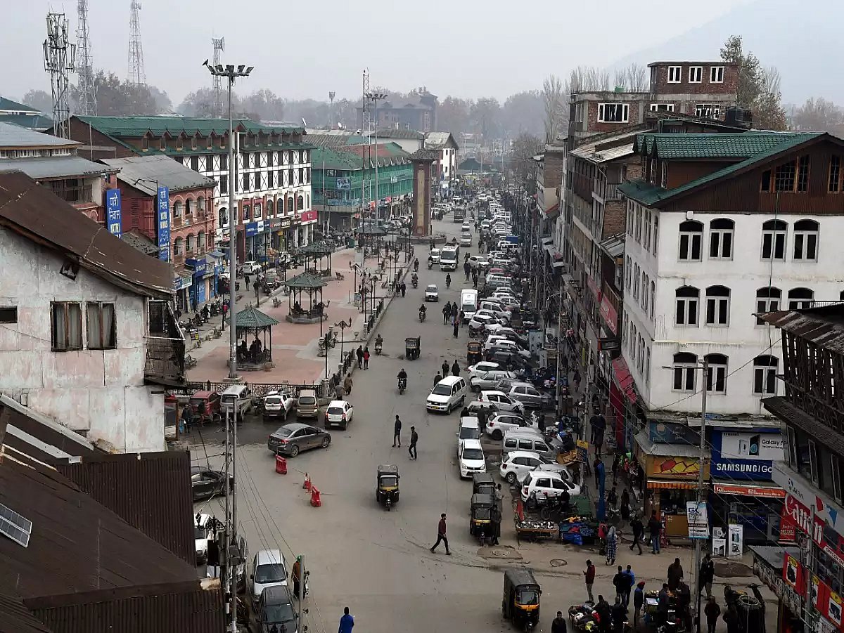 Govt reserves jobs in Jammu and Kashmir for domiciles; amends April 1 order after angry reaction
