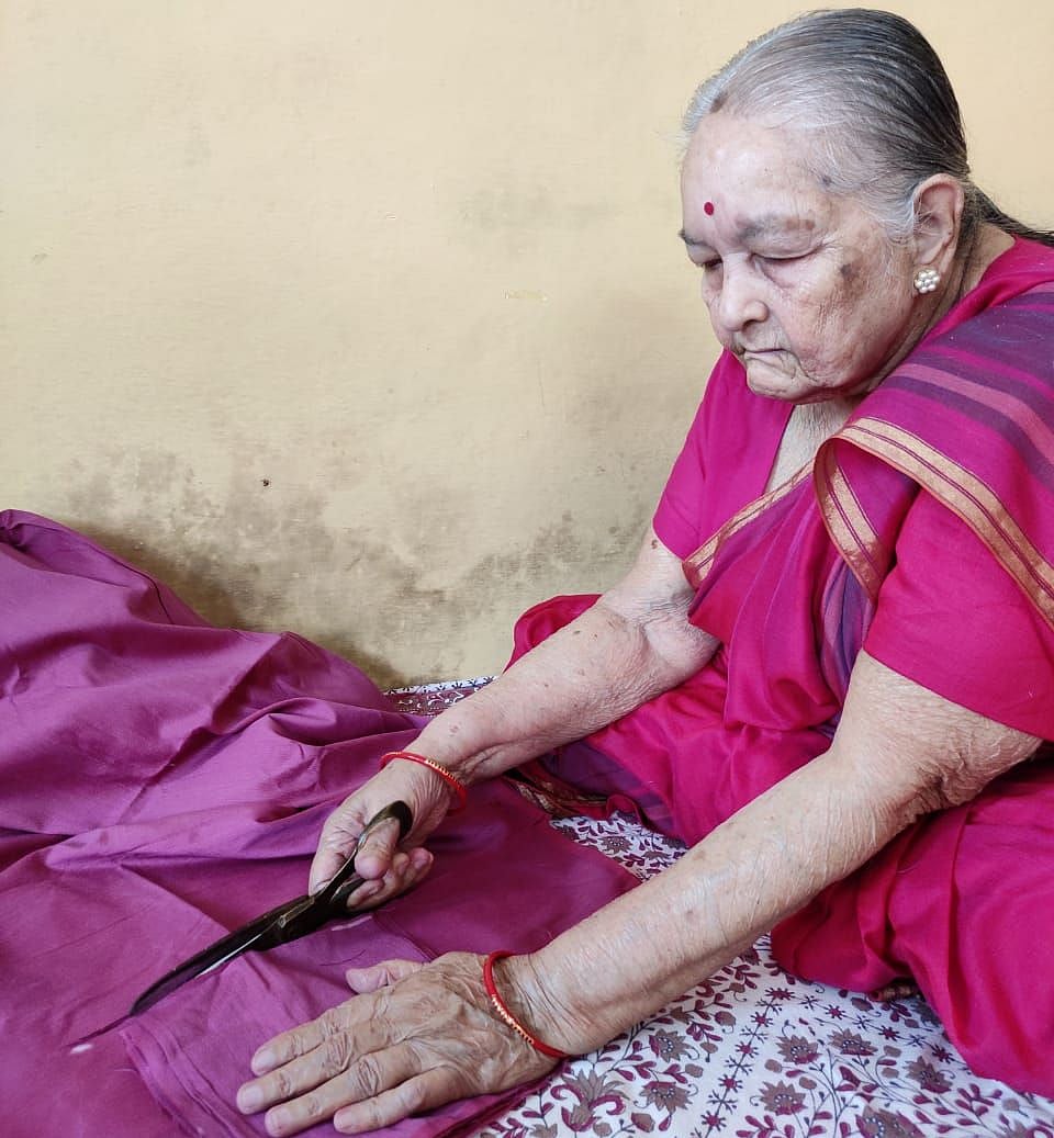 Sushma Kelkar sewing masks for the needy and the poor people of the near by area