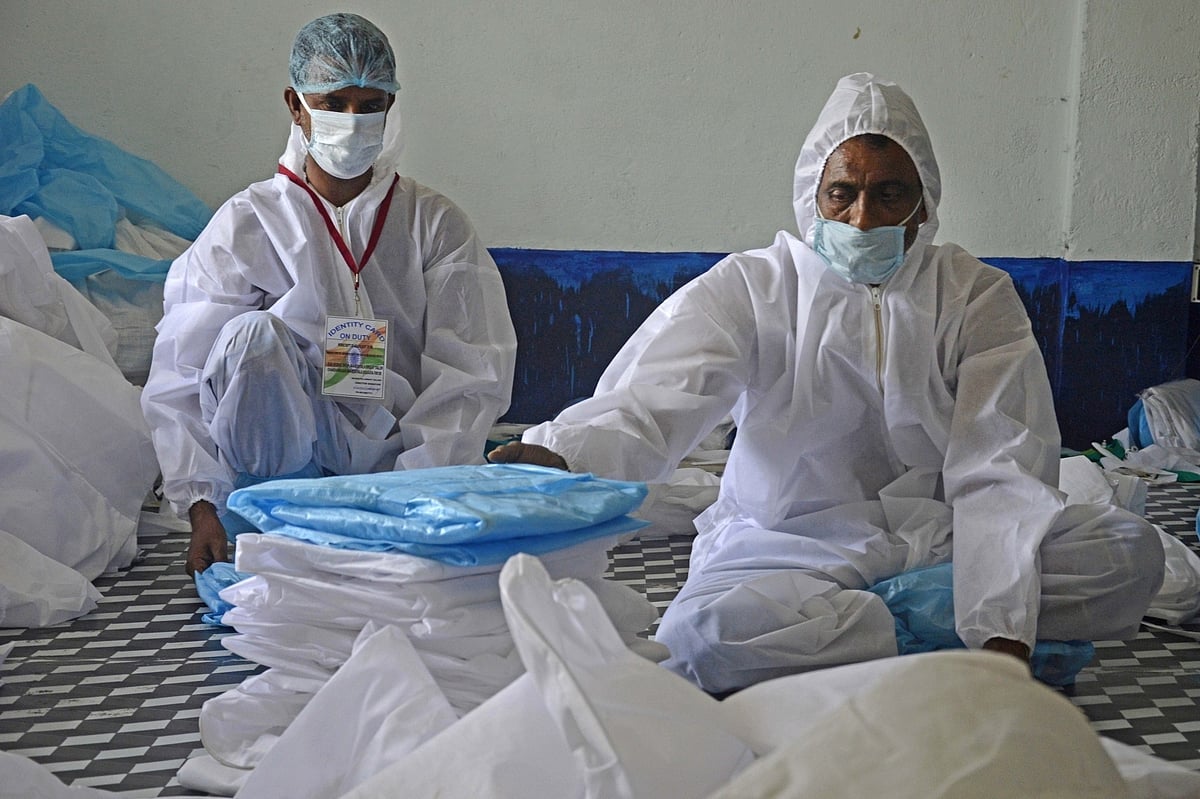 Health experts caution against cheap PPE suits sale in India 