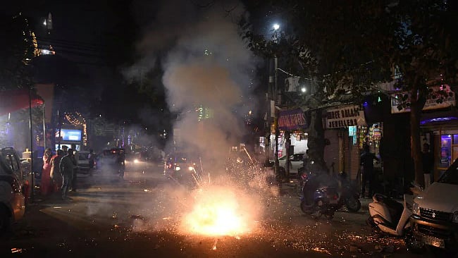 Post fire crackers use during 9baje9minute activity, air quality deteriorates  
