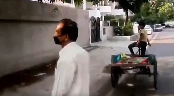 BJP MLA harrasses Vegetable vendor, says he was Muslim and using Hindu name