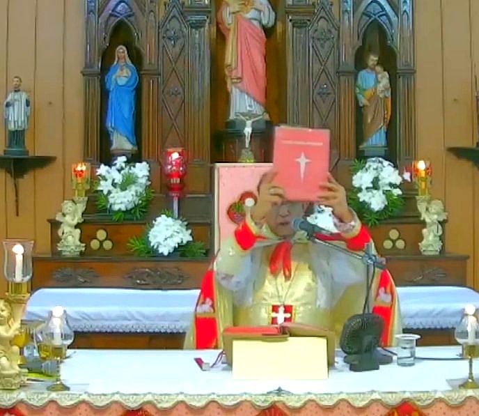 Christians in Kerala celebrate Easter at home