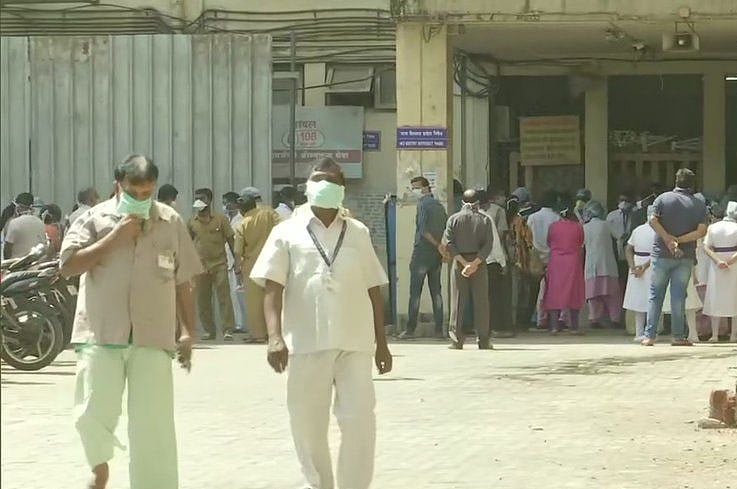 Medical staff at Mumbai hospital protest over PPE quality
