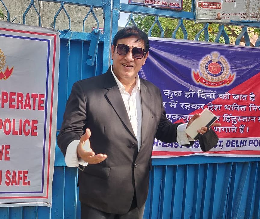 Delhi magician working with Delhi Police to raise COVID-19 awareness recounts rags-to-riches tale