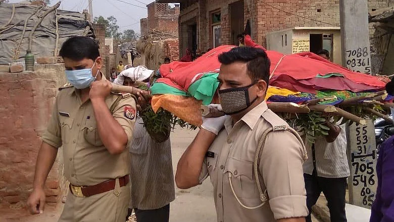 Saharanpur constables perform the last rituals of old dalit widow after her relatives could not reached during lockdown
