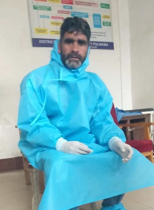 Amid shortage of PPEs, volunteers in Kashmir valiantly fight against Covid-19