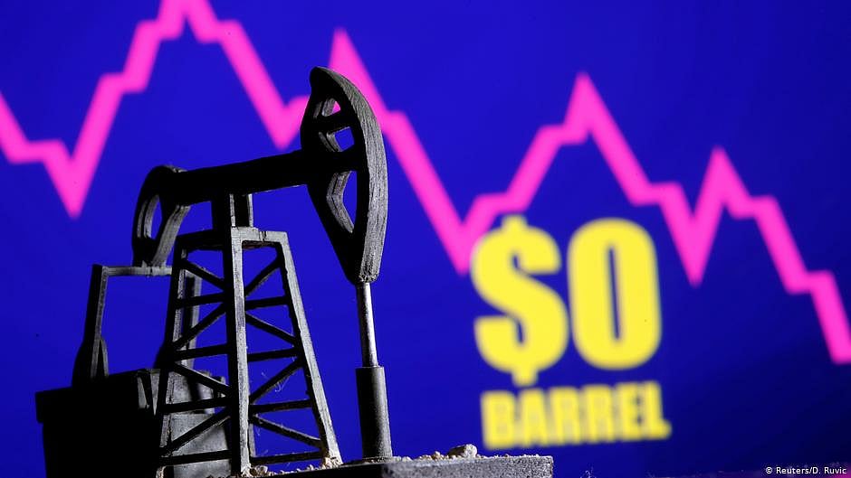 Oil prices climb as Strait of Hormuz disruption fuels global supply fears
