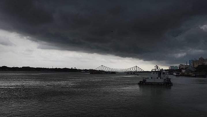 Kolkata minutes before Cyclone Amphan arrived (Photo courtesy: Twitter)