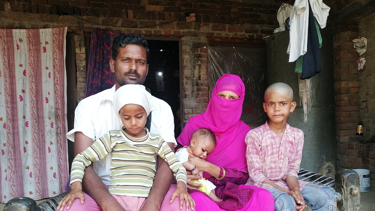 Shakib with his family in Meerapur, Muzaffarnagar