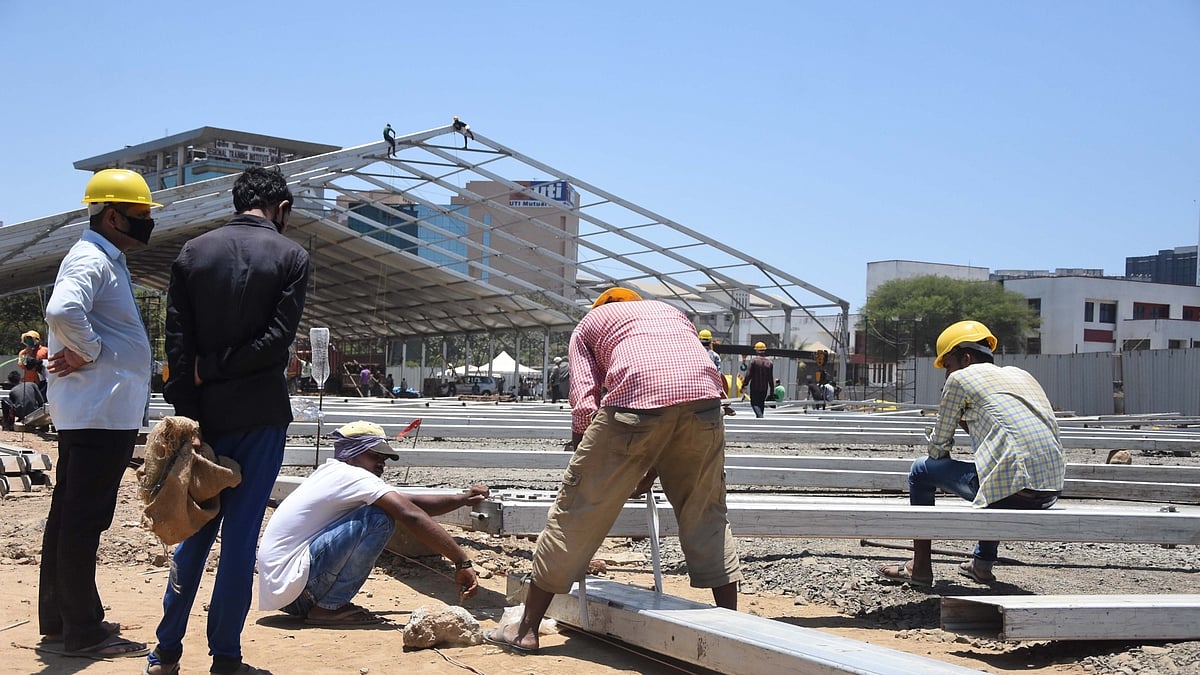 A 1000-bed facility being contructed at the exhibition ground in Mumbai’s Bandra Kurla Complex
