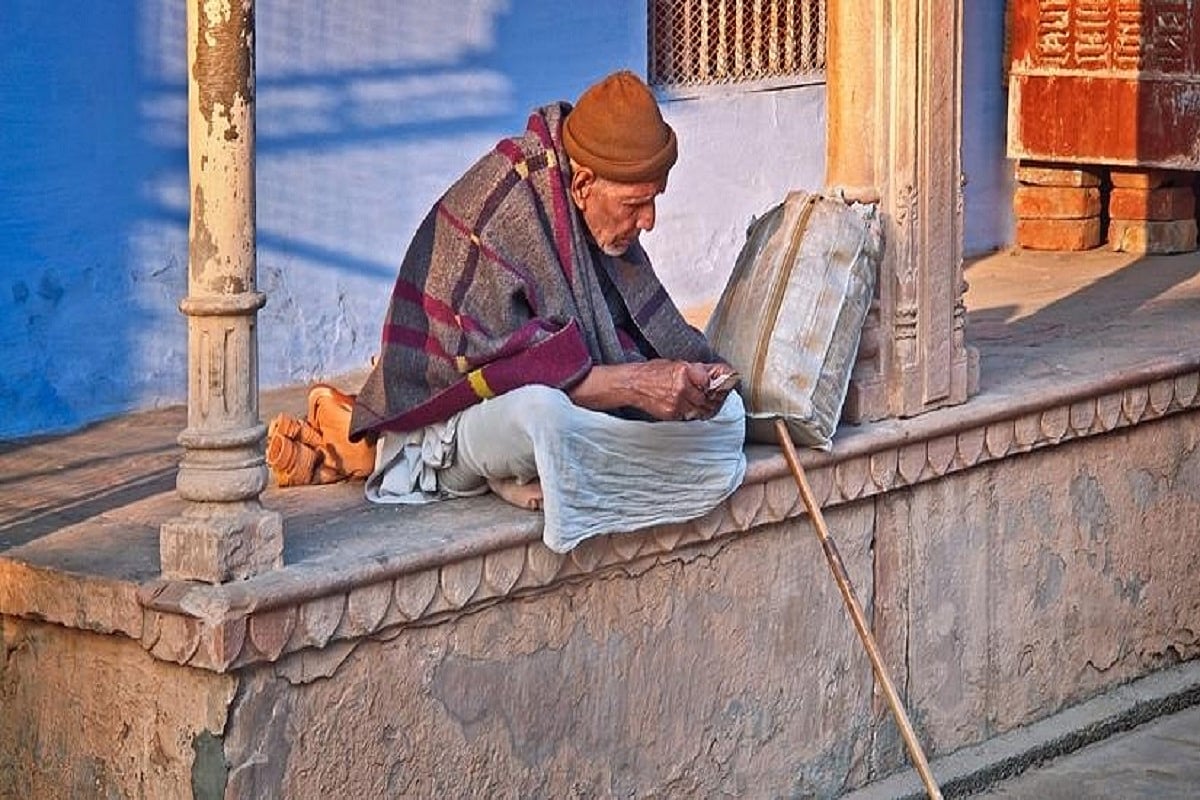 Paying a pittance as old age pension while coddling capitalists a stark testimony of Modi govt’s class-bias
