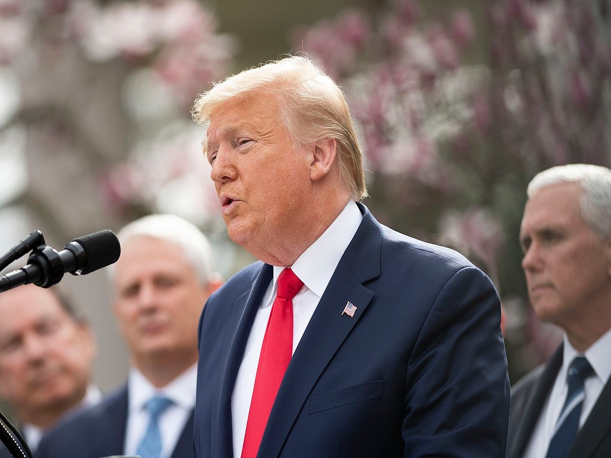 Trump’s approval rating hits record low: Poll