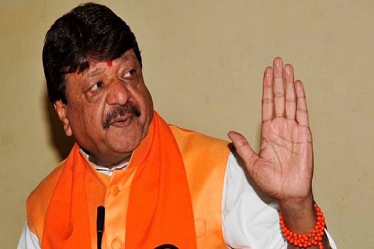 Shoes hurled at vehicles of Kailash Vijayvargiya, Mukul Roy during BJP roadshow in Kolkata