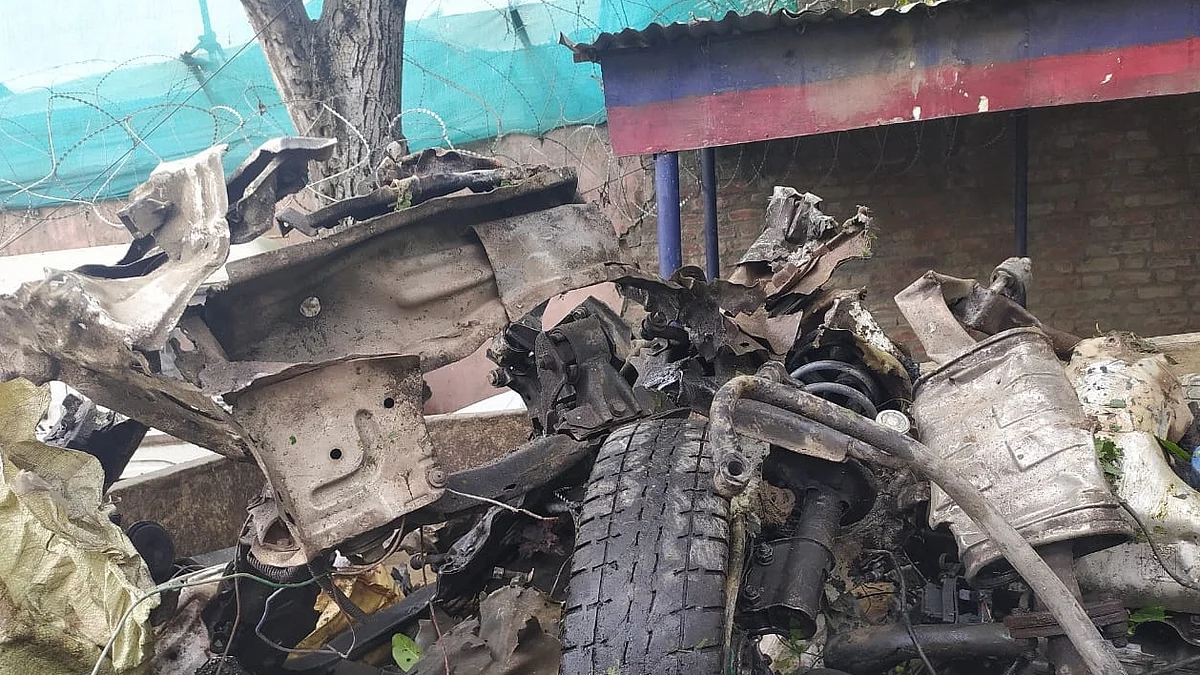 Pulwama-like tragedy averted in Kashmir, IED-laden car timely captured