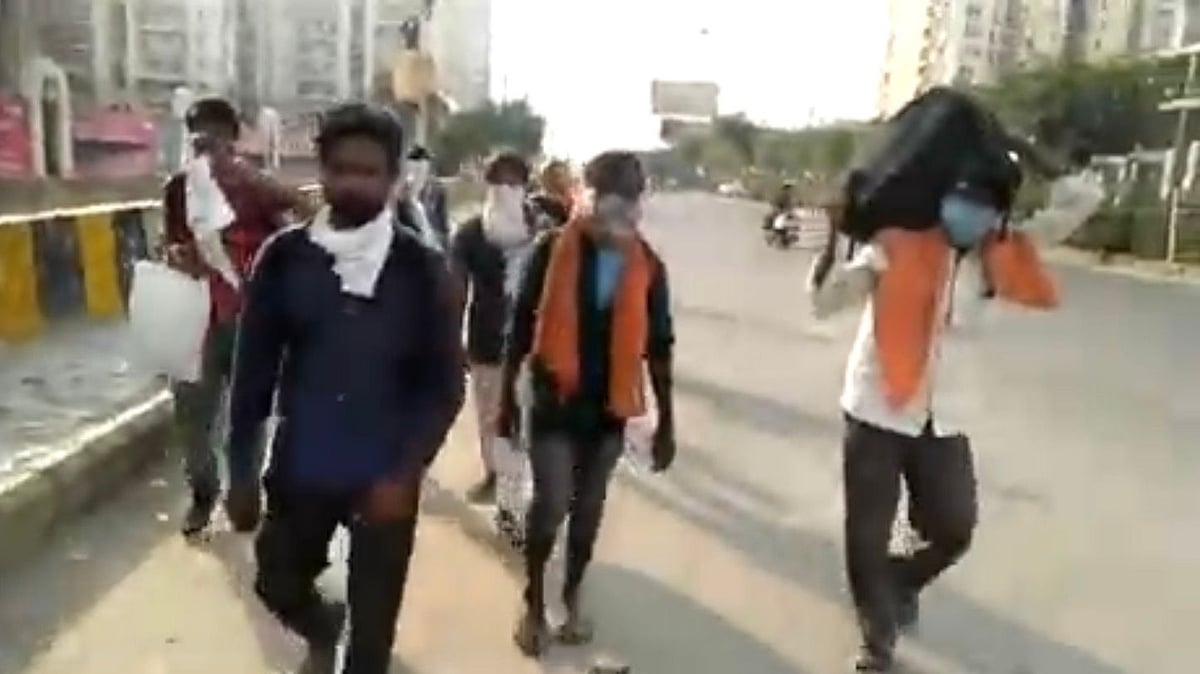 100 people set out on foot on Wednesday morning