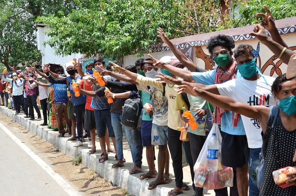 Migrant workers’ children thank ‘Hemant Soren Uncle’ after being flown back by Jharkhand Govt 