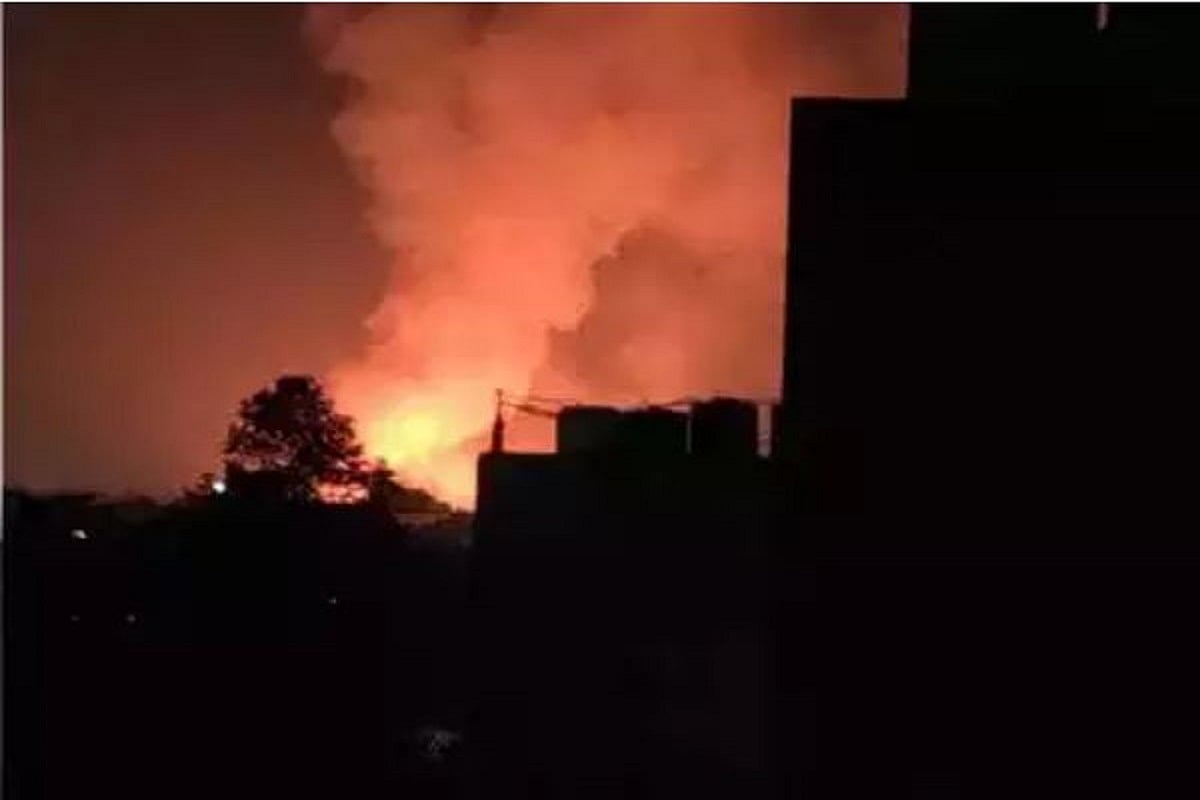 Massive fire at Delhi slum, 250 shanties gutted