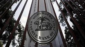 RBI maintains status quo for 9th consecutive time; retains repo rate at 4 pc
