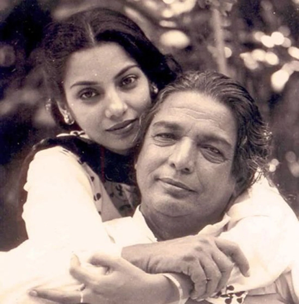 Shabana with Kaifi Azmi (Photo courtesy- social media)