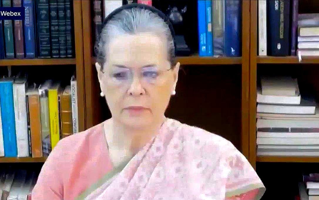 Sonia launches Rajiv Gandhi Nyay Yojya for farmers in Chhattisgarh; terms it ‘true tribute’ to former PM