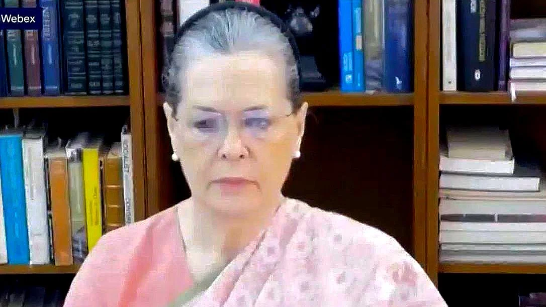 Sonia launches Rajiv Gandhi Nyay Yojya for farmers in Chhattisgarh; terms it ‘true tribute’ to former PM