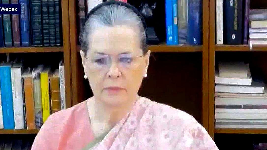 Sonia launches Rajiv Gandhi Nyay Yojya for farmers in Chhattisgarh; terms it ‘true tribute’ to former PM