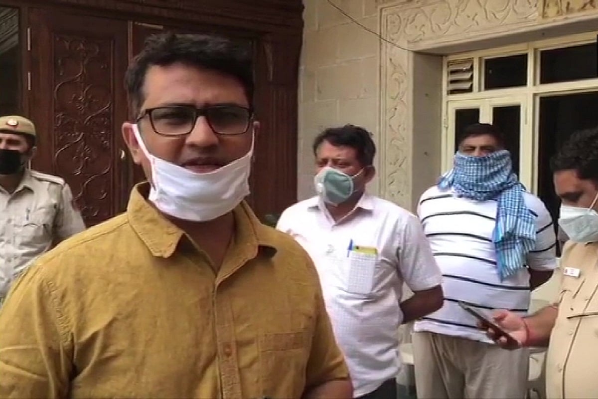 Delhi police puts Delhi Congress chief Anil Chaudhary under house arrest