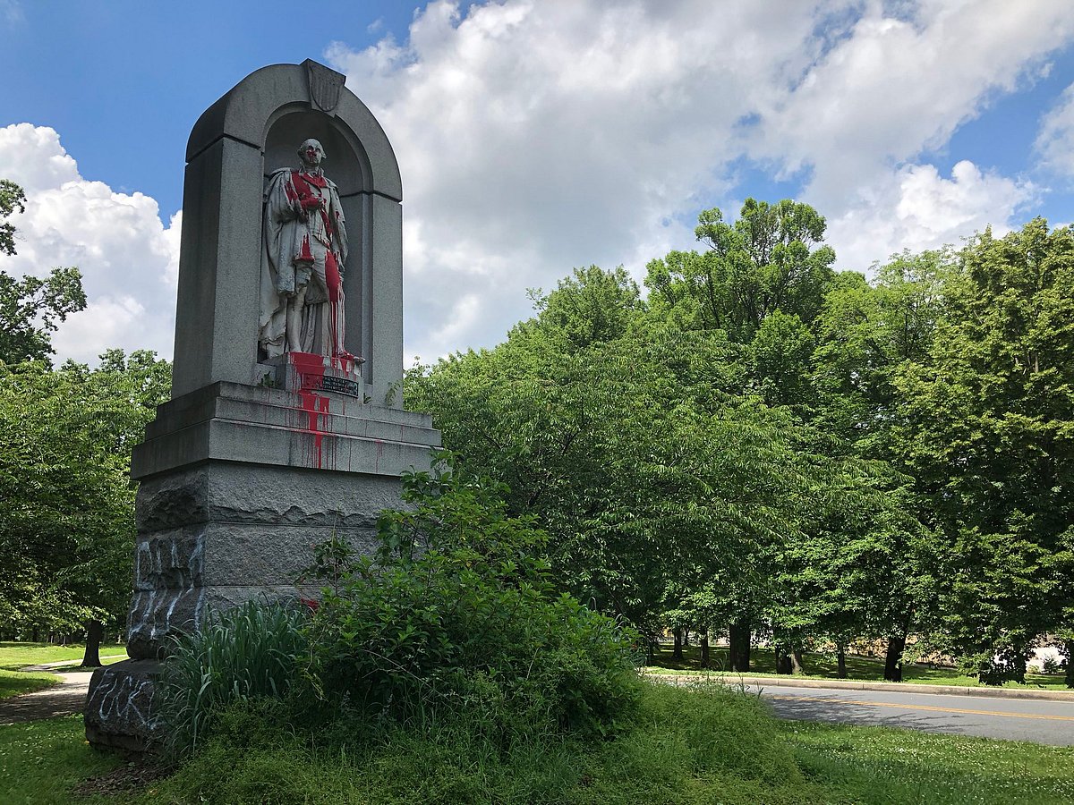 George Washington memorial vandalised in Baltimore