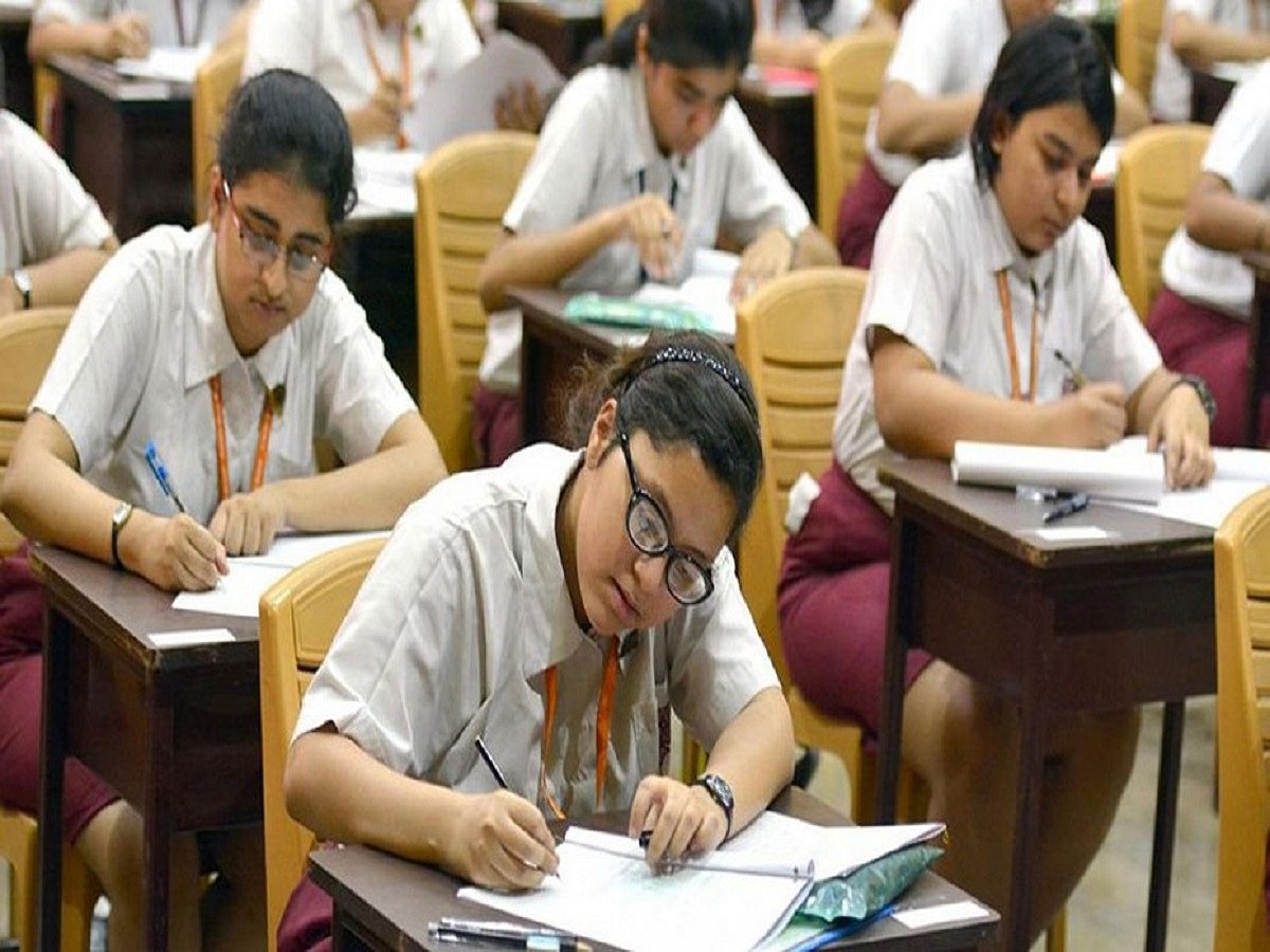 Class 12 exam held under headlights of vehicles in Bihar's Motihari