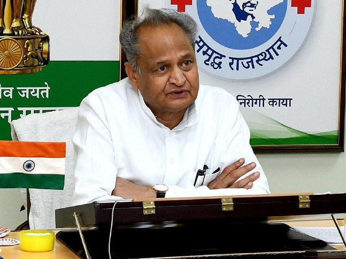 Rajasthan CM Gehlot talks about atmosphere of tension, violence in country, while PM listens