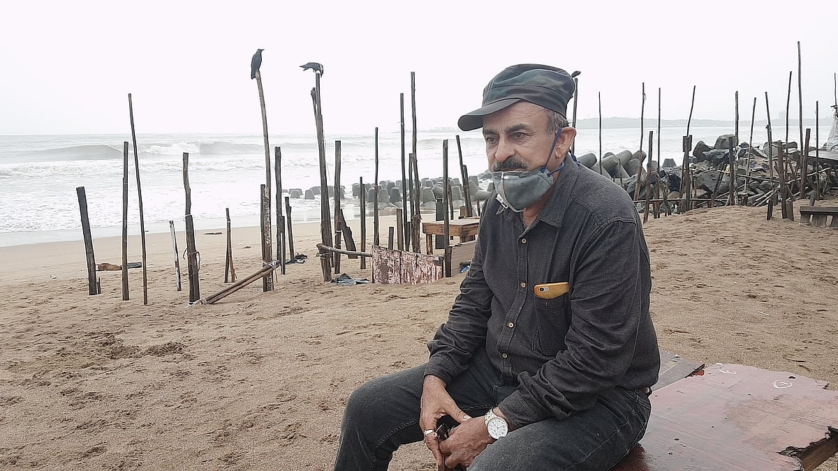 Social worker Prakash Gidwani