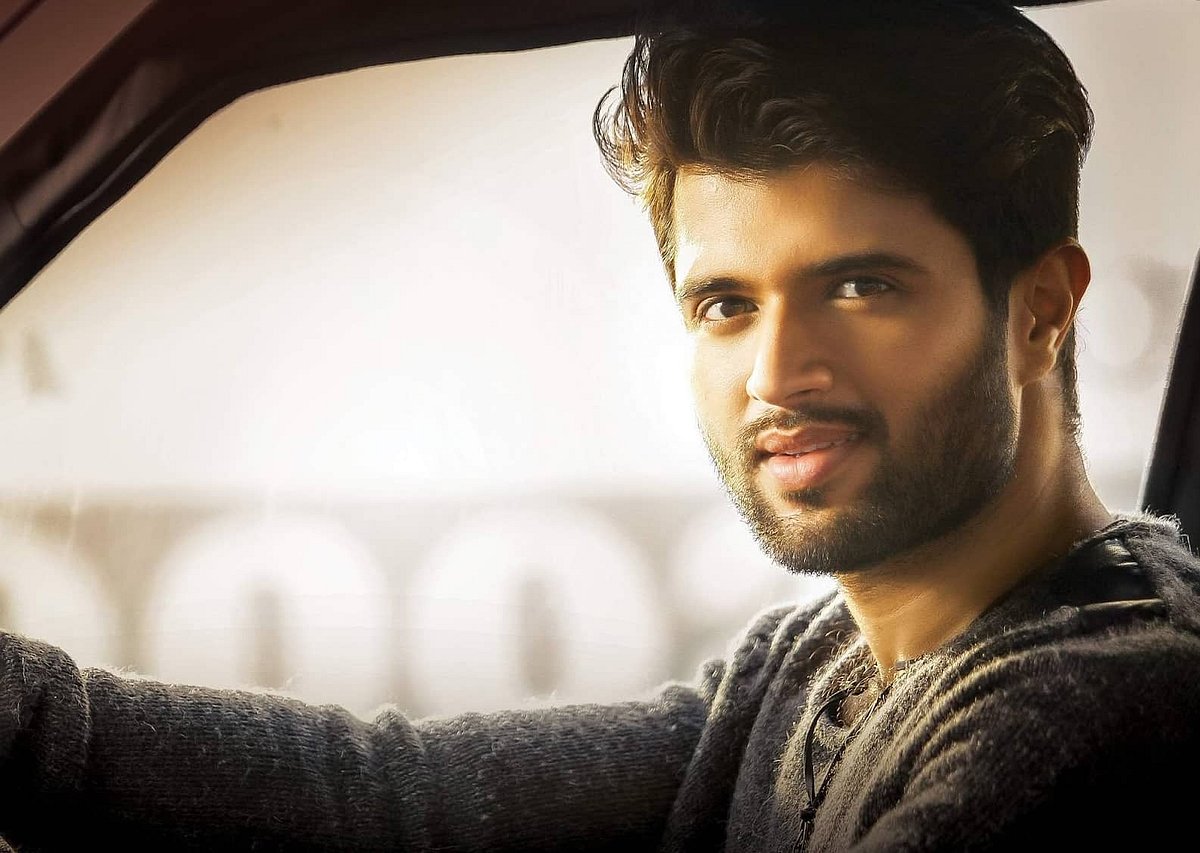 Vijay Deverakonda helps over 17,000 families through his Middle Class Fund