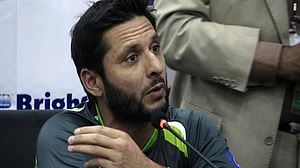 Shahid Afridi thanks all for prayers after testing positive for COVID-19