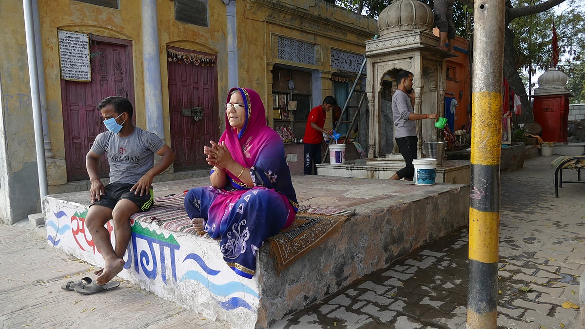 Morning prayer at Yamuna Ghat&nbsp;(NH Photo by Pramod Pushkarna)&nbsp;