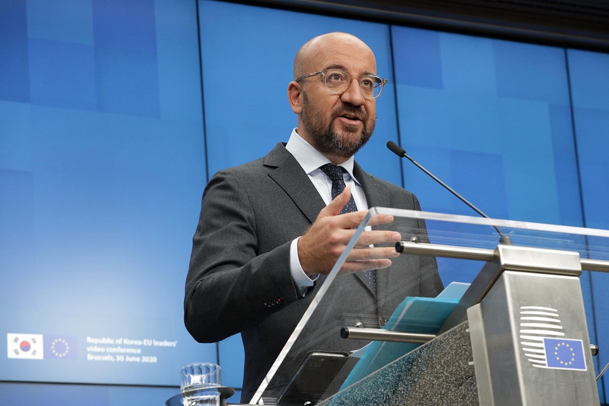 EU summit extends as leaders split over recovery plan