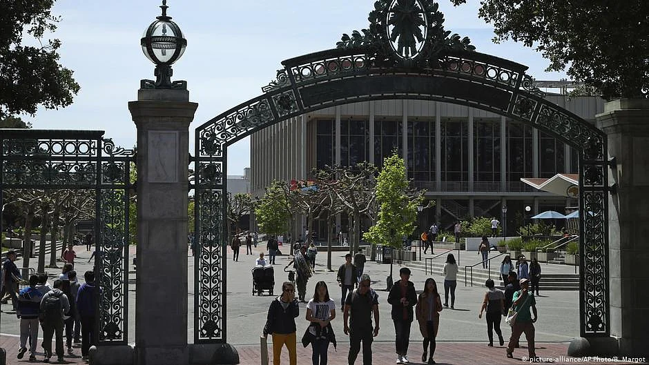 US proposes major overhaul of student and exchange visa rules