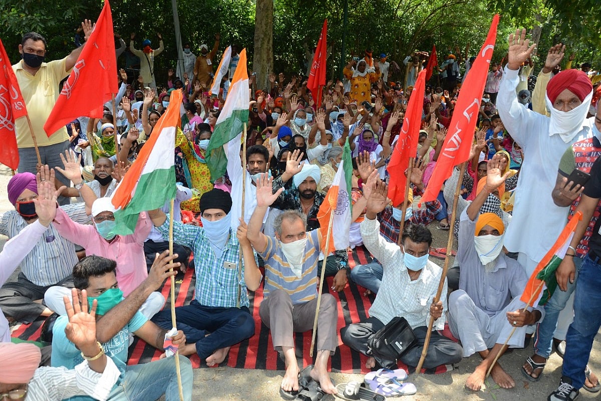 Workers hit the street against privatisation of railways, dilution of labour laws