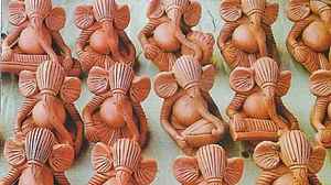 Idol-makers remain idle in Uttar Pradesh