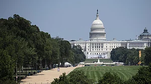 White House cafeteria employee tests COVID-19 positive