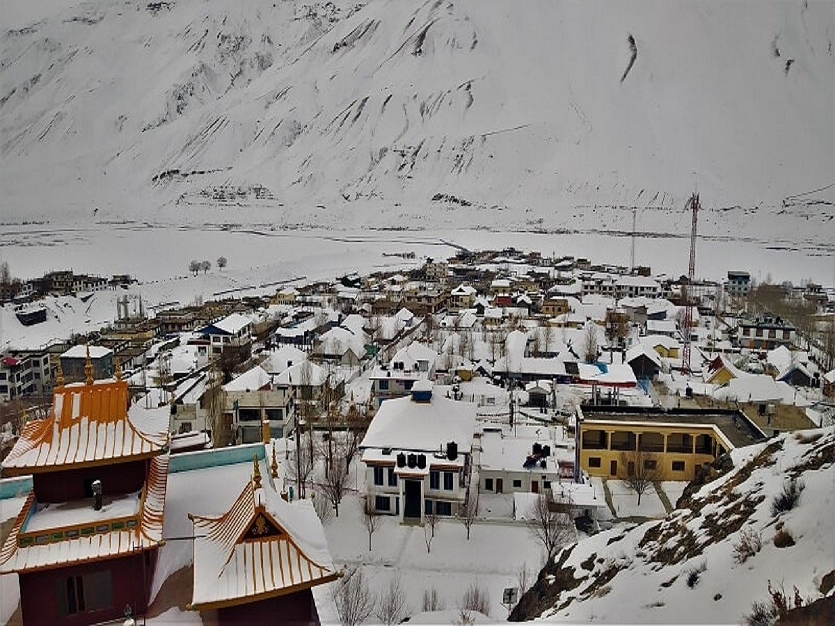 Over 97% CO2 emissions from space heating in Himalayas attributed to households